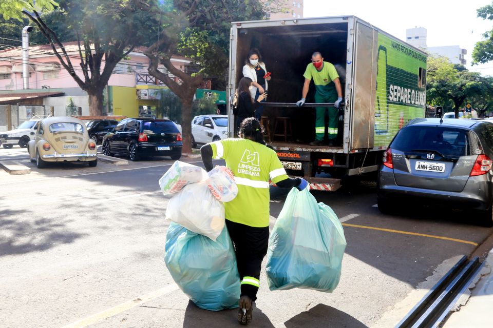 Maringá recicla 7 do total de resíduos coletados mais que média